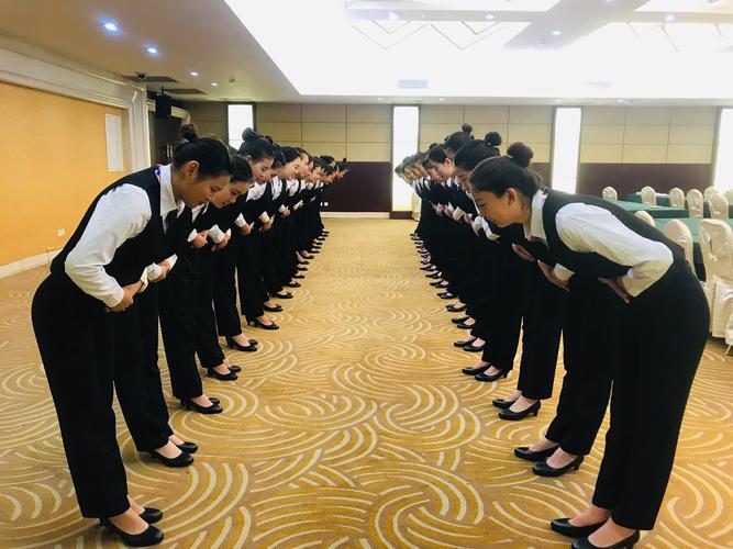 寬溝第三天基礎(chǔ)服務(wù)禮儀培訓(xùn) 賦能會展服務(wù)的專業(yè)形象